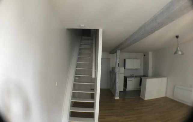 MONTEE ESCALIER